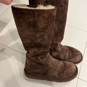 Ugg boots with zipper